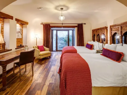 Pensativo House Hotel