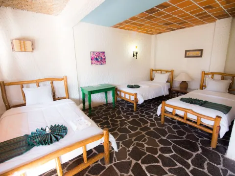 Eco Hotel Uxlabil Atitlan