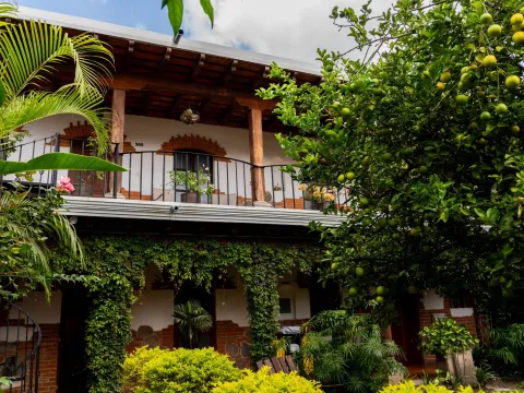 Naif Boutique Hotel & Gallery